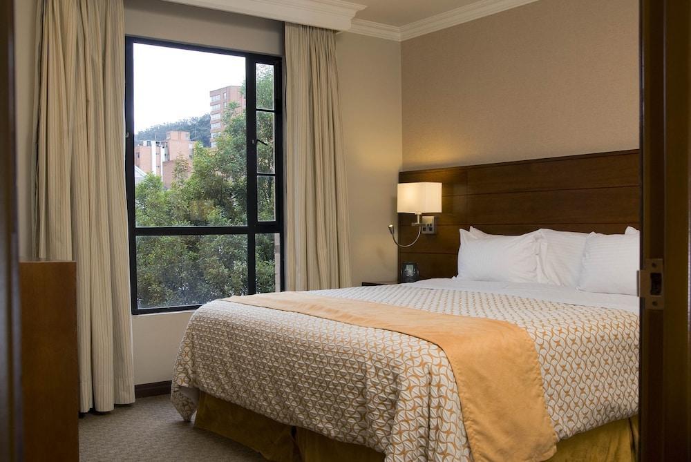 Embassy Suites By Hilton Bogota - Rosales Exterior photo A bedroom at the hotel