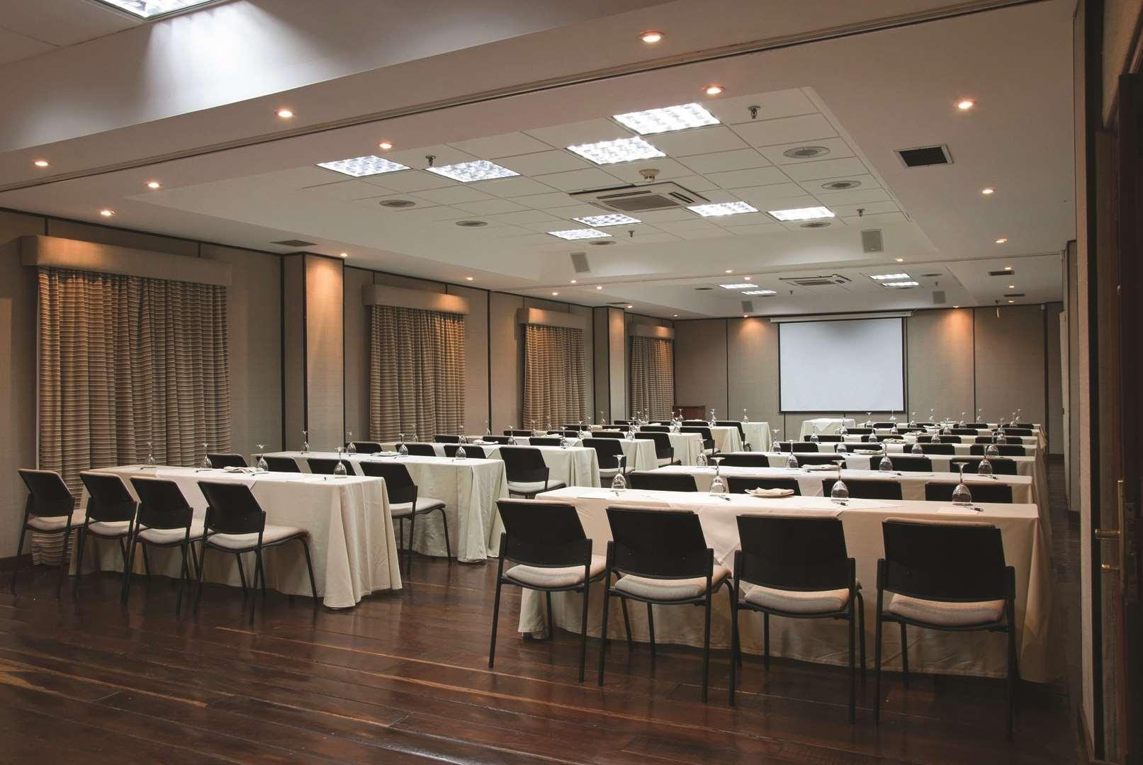 Embassy Suites By Hilton Bogota - Rosales Exterior photo A conference room
