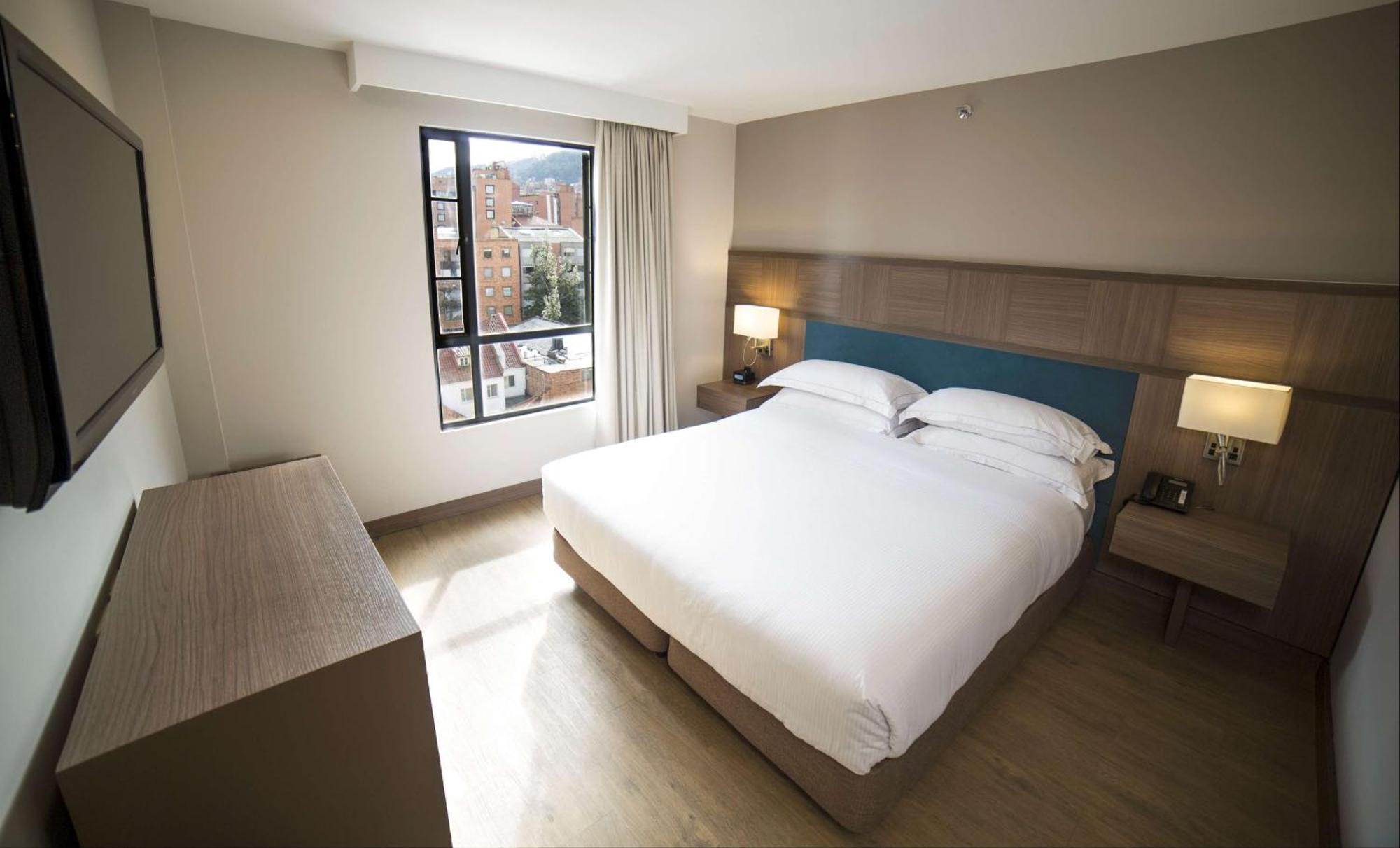 Embassy Suites By Hilton Bogota - Rosales Exterior photo A bedroom at the hotel