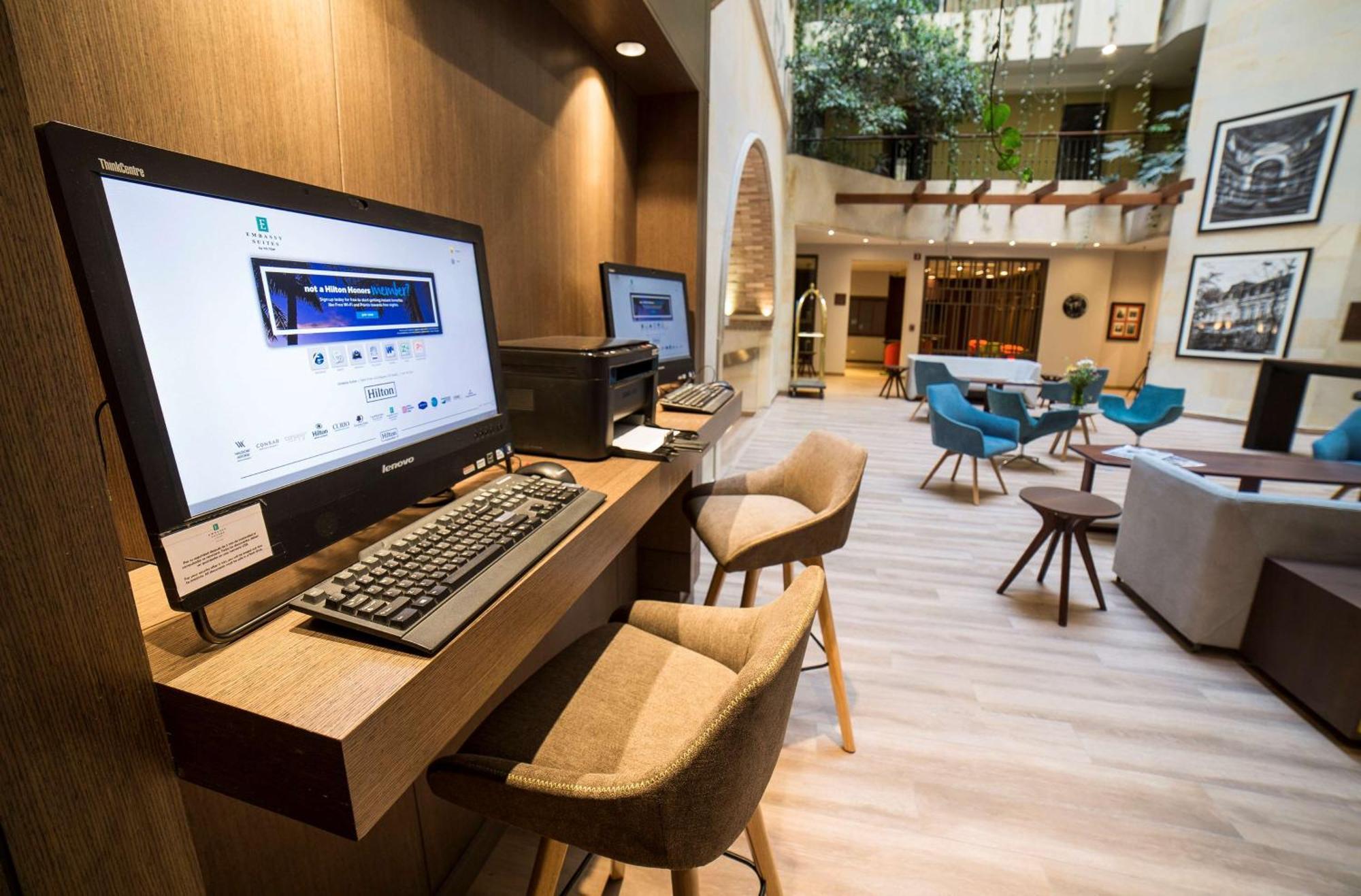 Embassy Suites By Hilton Bogota - Rosales Exterior photo Business Center