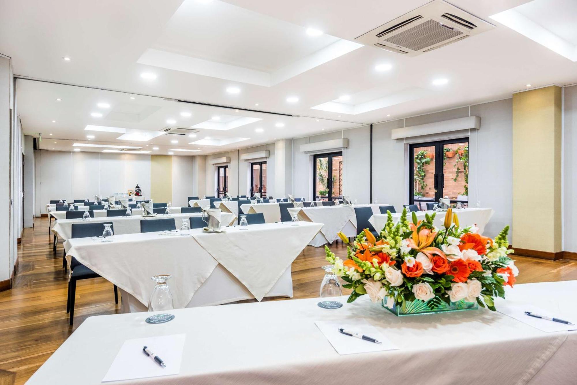 Embassy Suites By Hilton Bogota - Rosales Exterior photo Meeting room