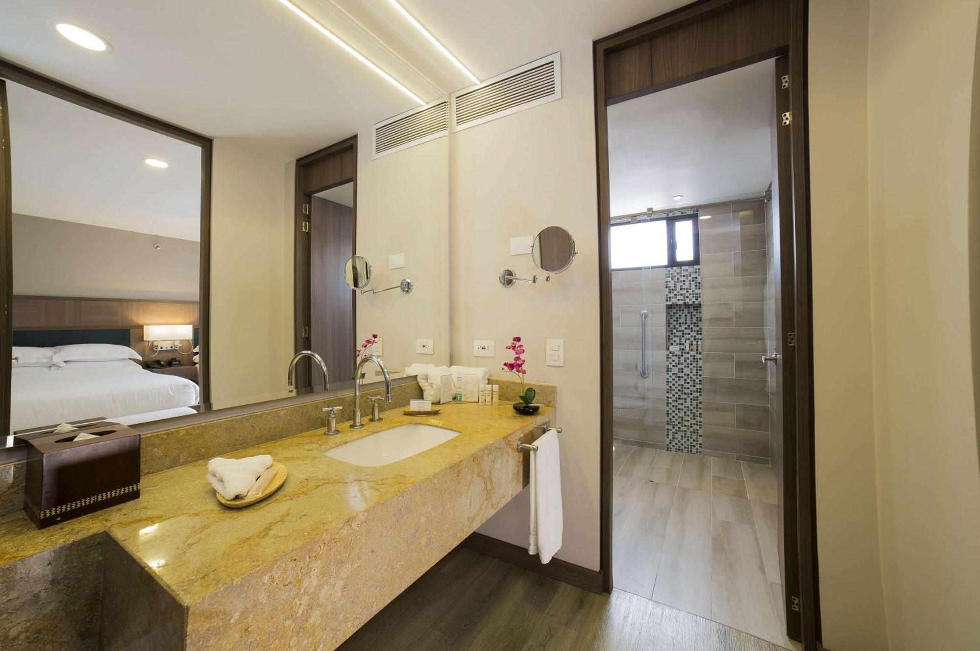 Embassy Suites By Hilton Bogota - Rosales Exterior photo Bathroom