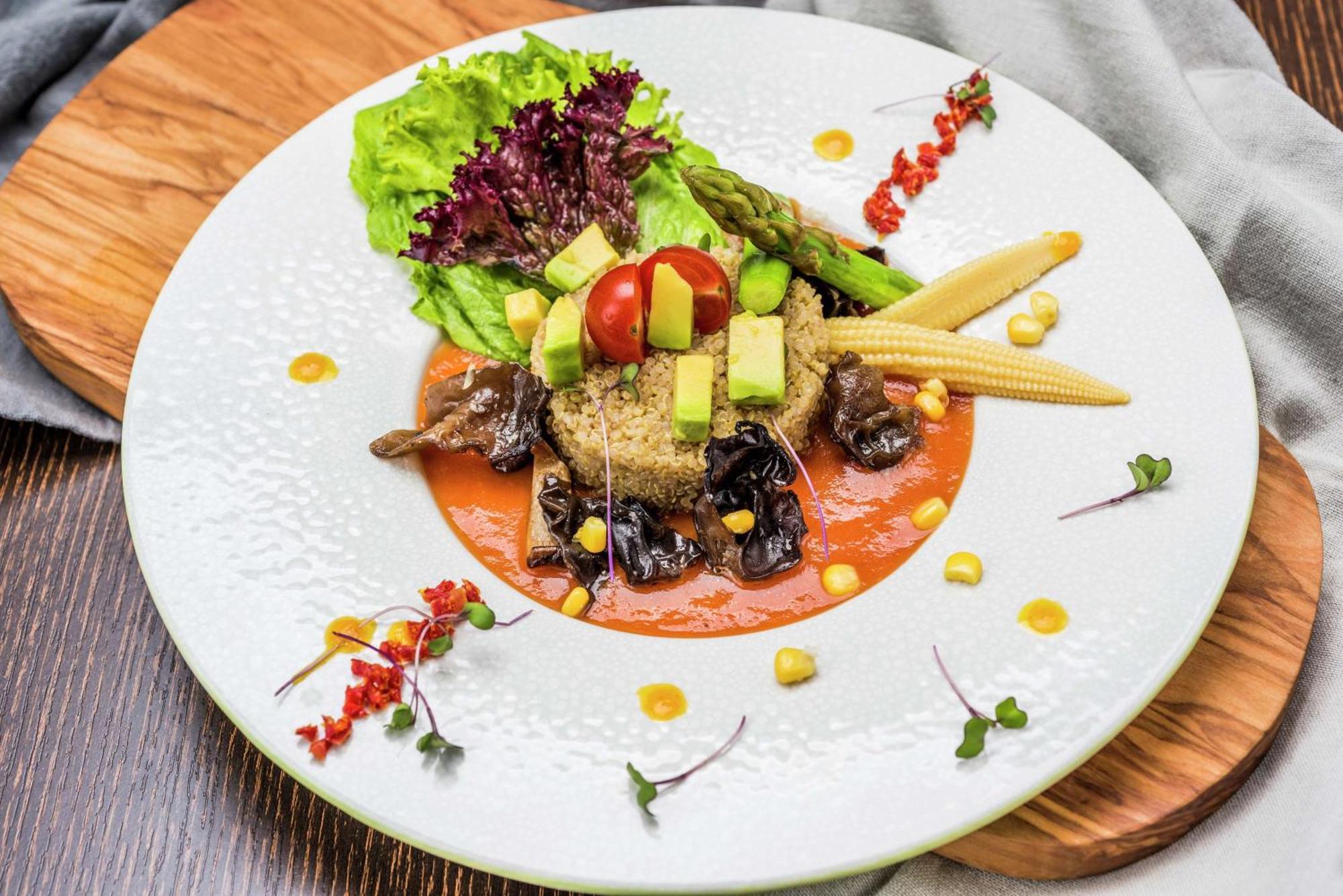 Embassy Suites By Hilton Bogota - Rosales Exterior photo Quinoa salad