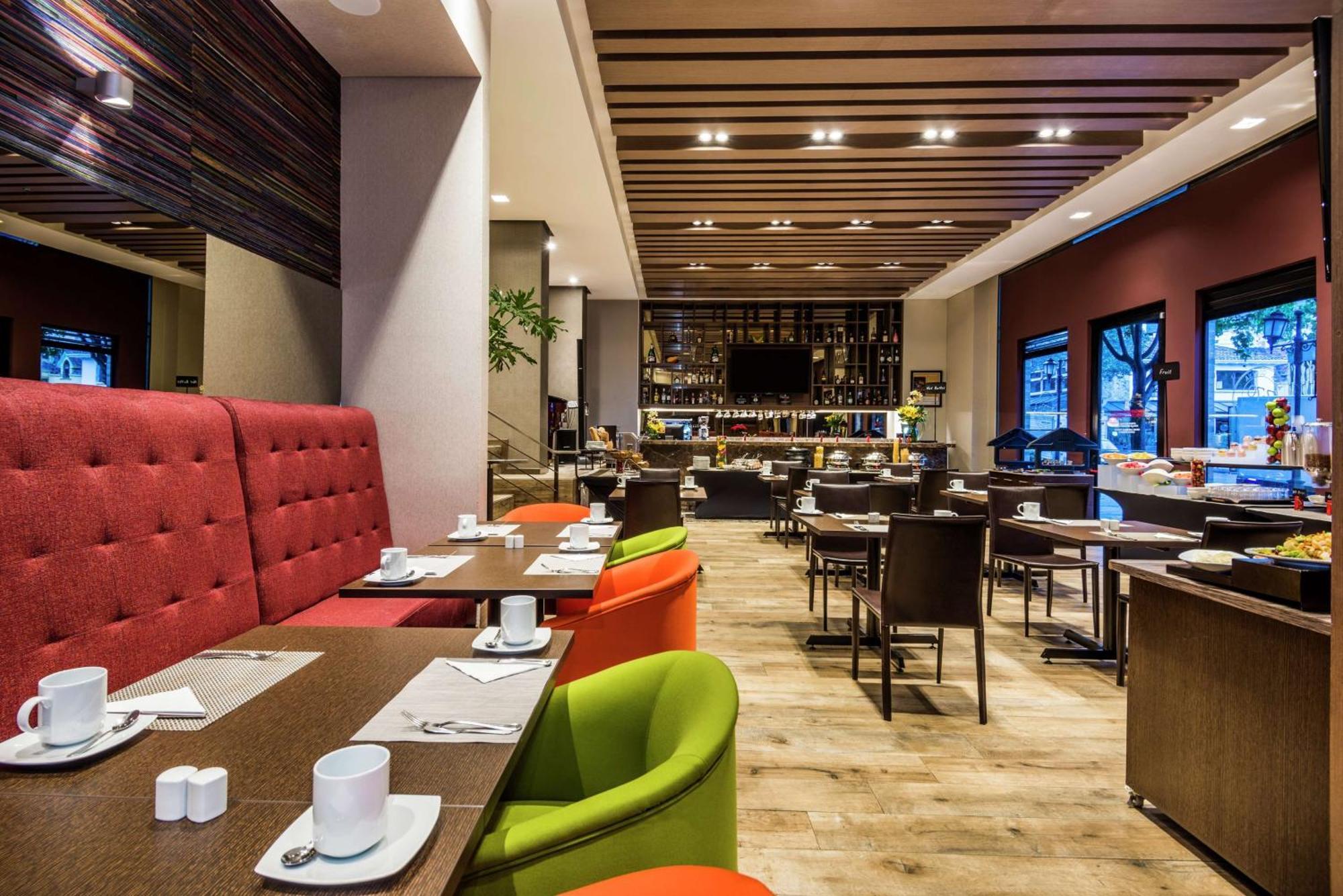 Embassy Suites By Hilton Bogota - Rosales Exterior photo The interior of the restaurant