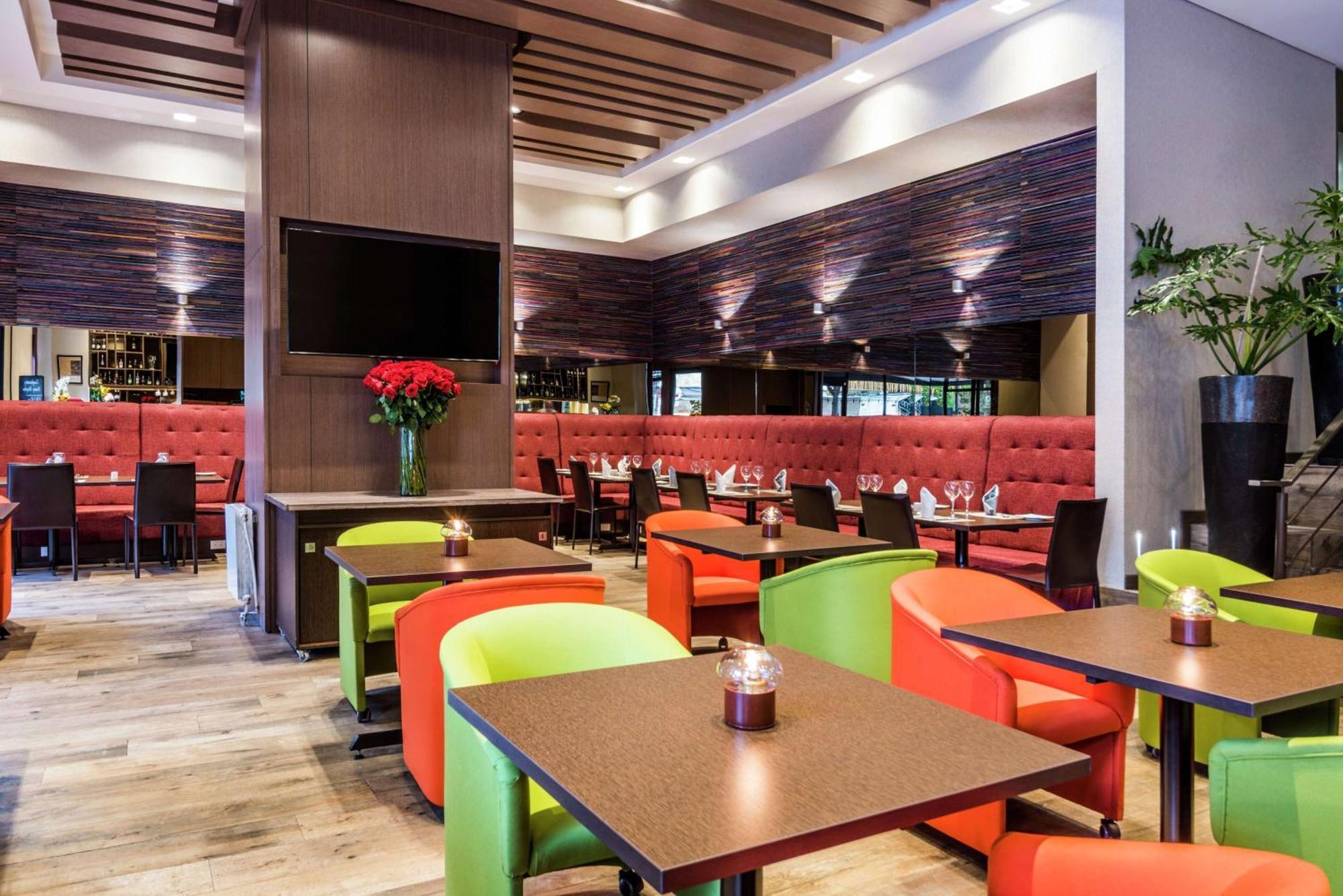 Embassy Suites By Hilton Bogota - Rosales Exterior photo Restaurant