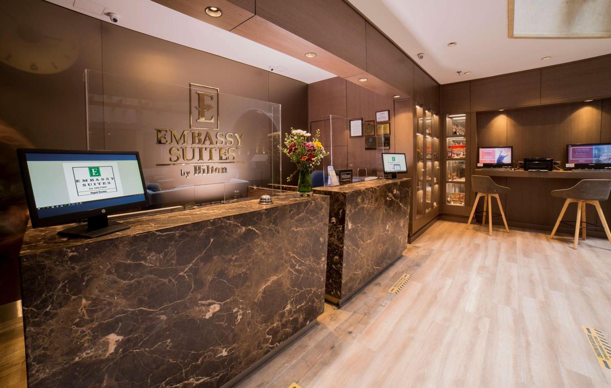 Embassy Suites By Hilton Bogota - Rosales Exterior photo Lobby