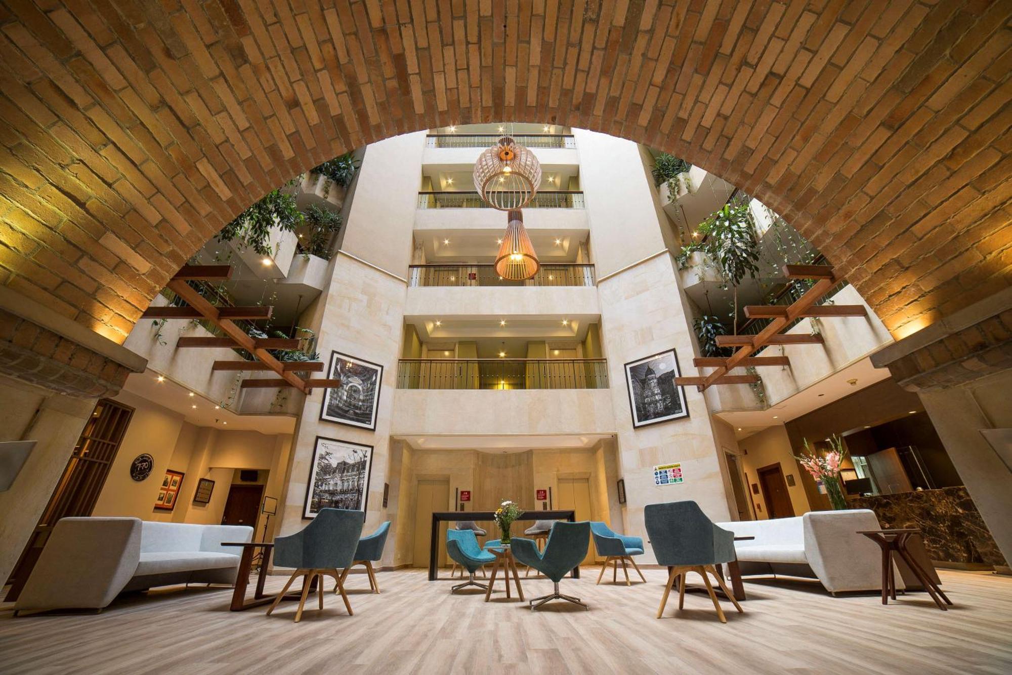 Embassy Suites By Hilton Bogota - Rosales Exterior photo The interior of the hotel