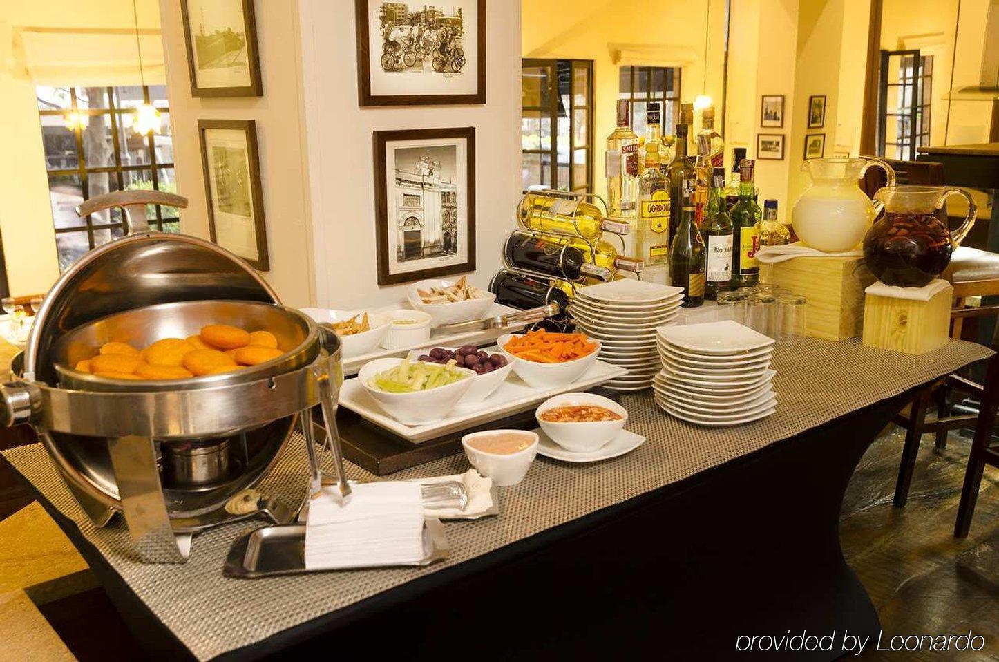 Embassy Suites By Hilton Bogota - Rosales Exterior photo A buffet at a hotel